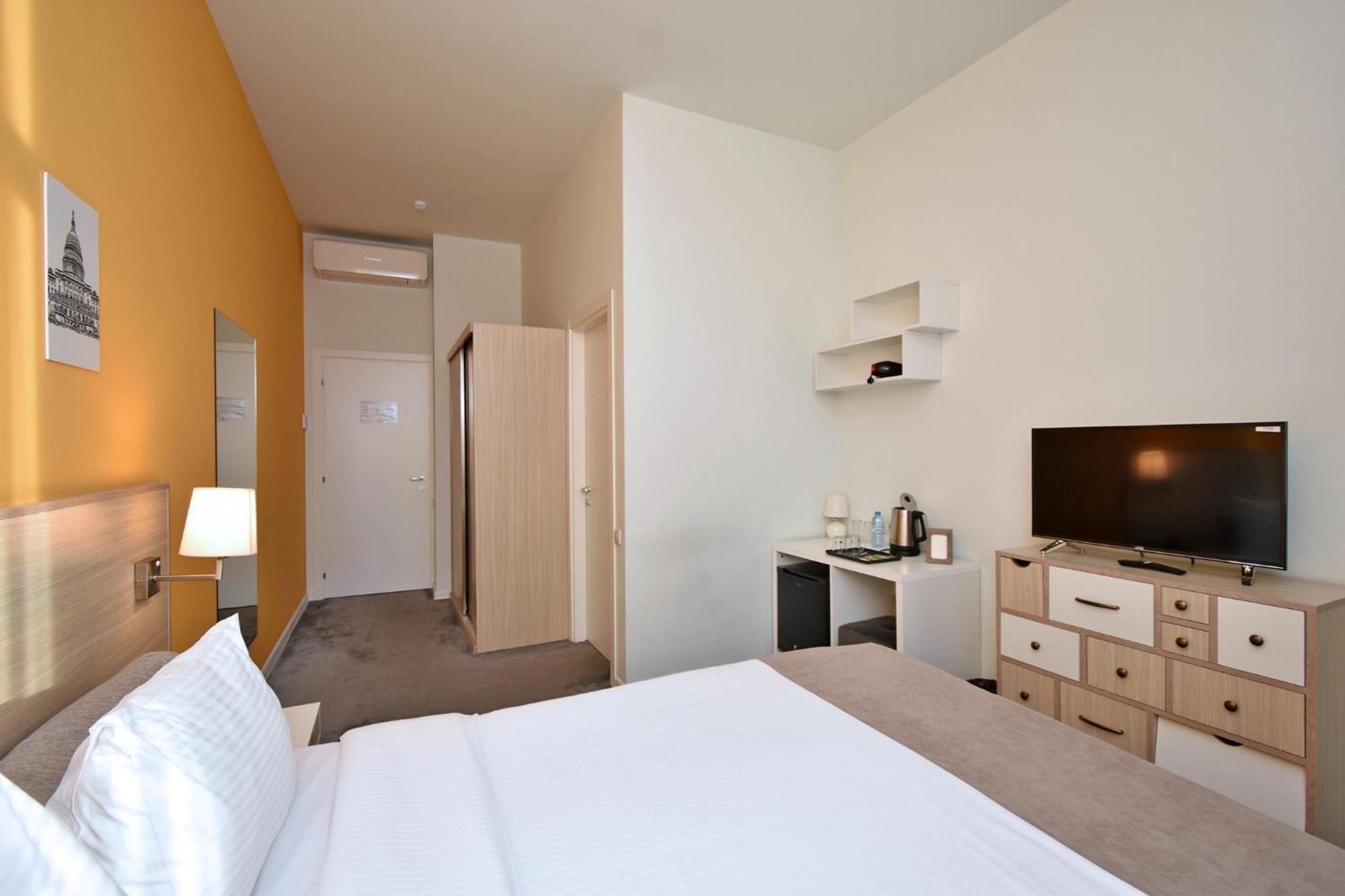 In City Hotel 耶烈万 外观 照片